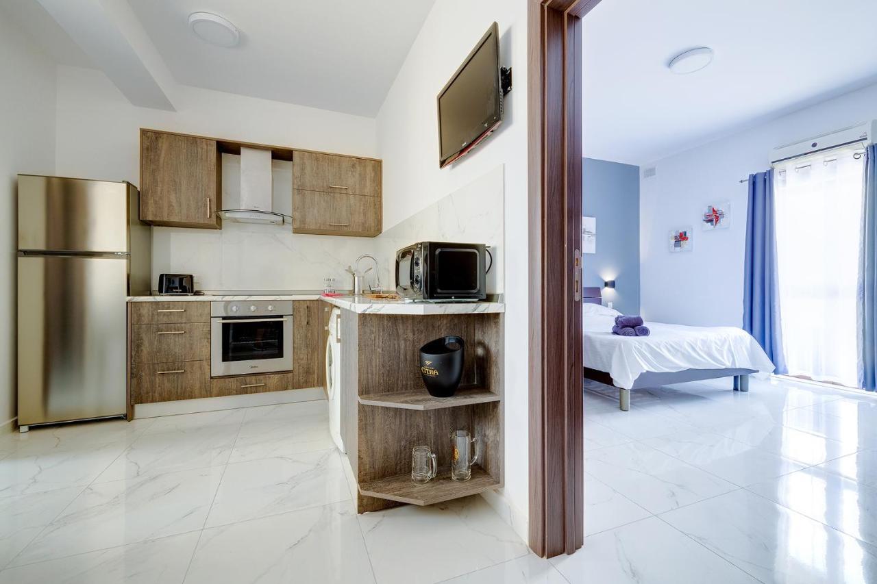 Idyllic Apartment Steps From The Promenade Sliema Exteriör bild