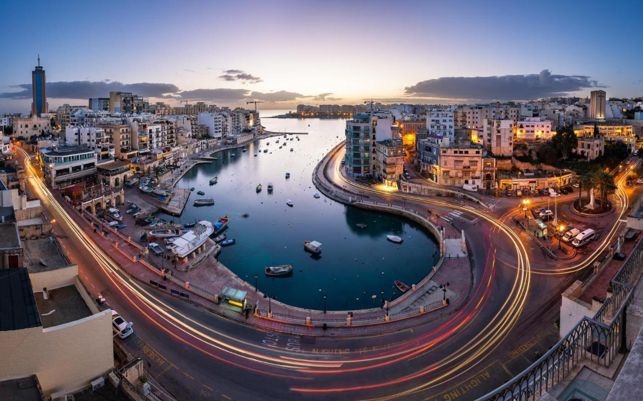 Idyllic Apartment Steps From The Promenade Sliema Exteriör bild